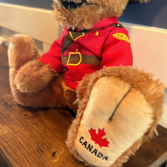 Canadian Mounted Police Canada RCMP Souvenir Moose Soft Toy Sergeant Bullmoose - Picture 4 of 9